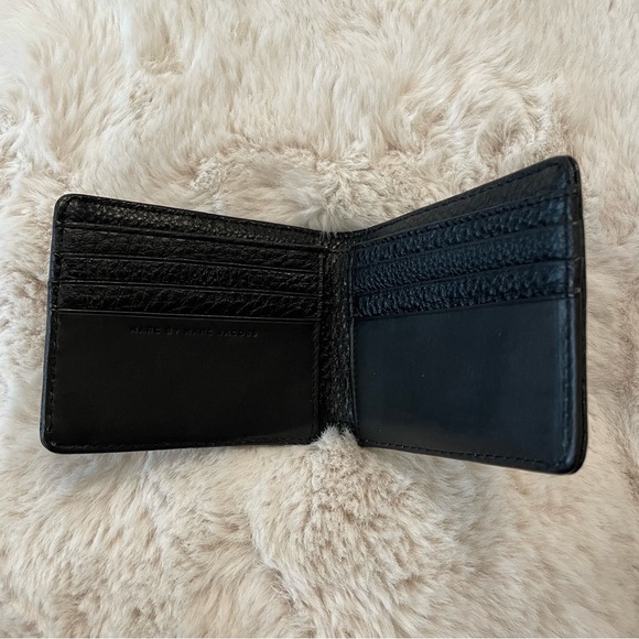 Marc by Marc Jacobs Men’s Wallet - Picture 3 of 8